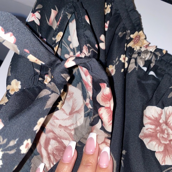 Floral Romper (BUNDLE & SAVE 15% OFF) - Picture 2 of 4